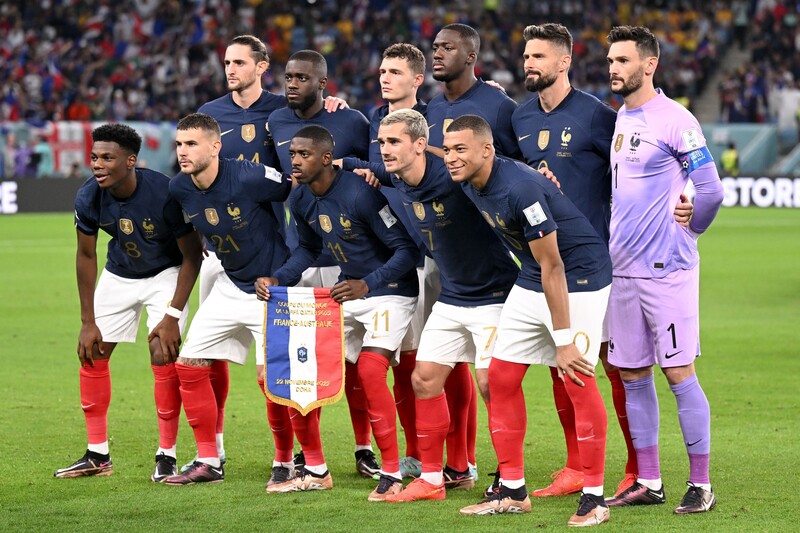 サッカーフランス代表トレーナー肩幅66 - ウェア