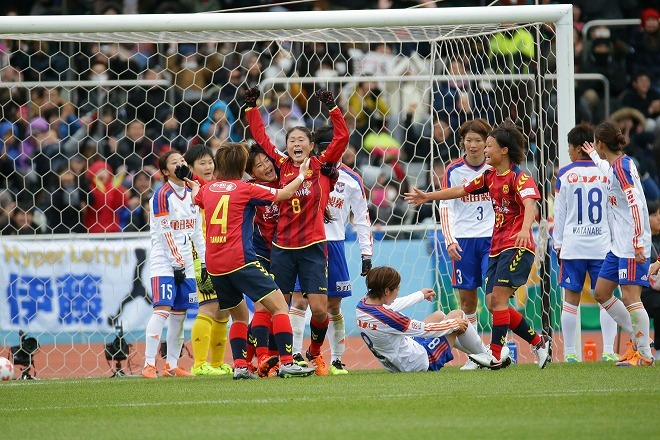 皇后杯決勝 ラストマッチで澤穂希が放った眩しき輝き レジェンドを失う日本女子サッカー界の行方は サッカーダイジェストweb