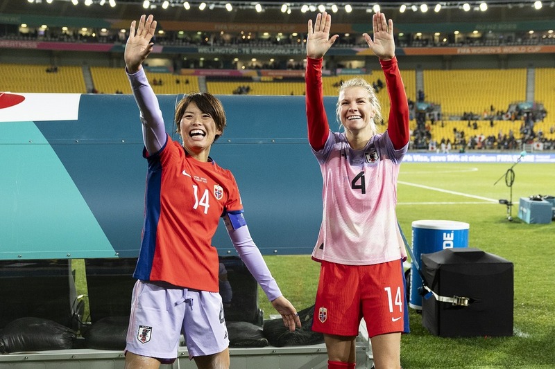 泣けるわー」「これぞW杯」なでしこ熊谷紗希、ノルウェー代表選手との