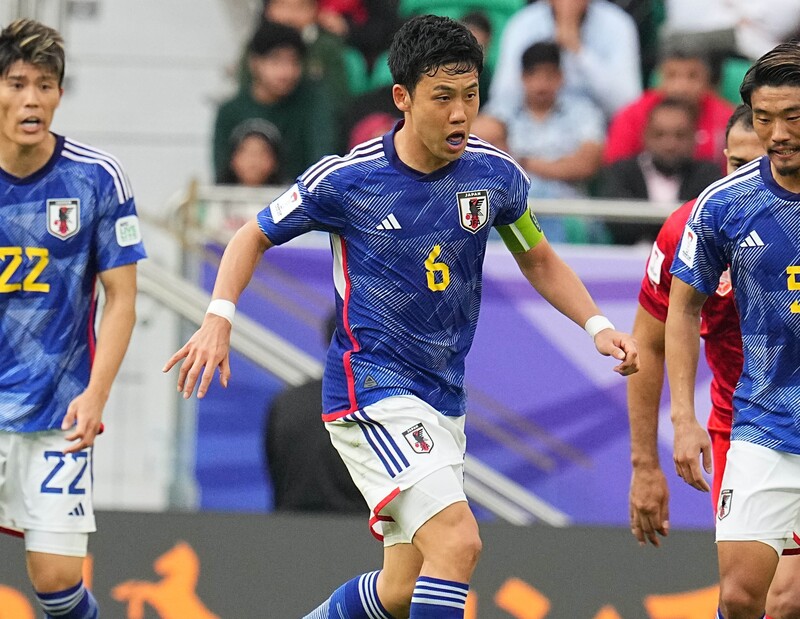 日本代表 遠藤航 2022W杯 ユニフォーム リバプール アジア杯13守田英正