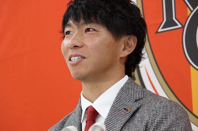 名古屋 新キャプテンに新加入の佐藤寿人 副キャプテンは復帰の玉田圭司ら４人 サッカーダイジェストweb