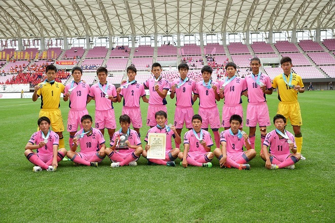 日大藤沢サッカー部のホームユニフォーム長袖になります。