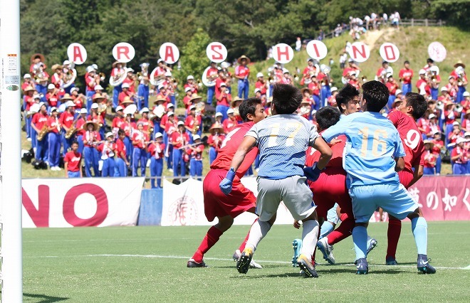 総体 スタンドからは日本一の美爆音 Pk戦敗退も習志野が見せた一体感ある戦いぶり サッカーダイジェストweb